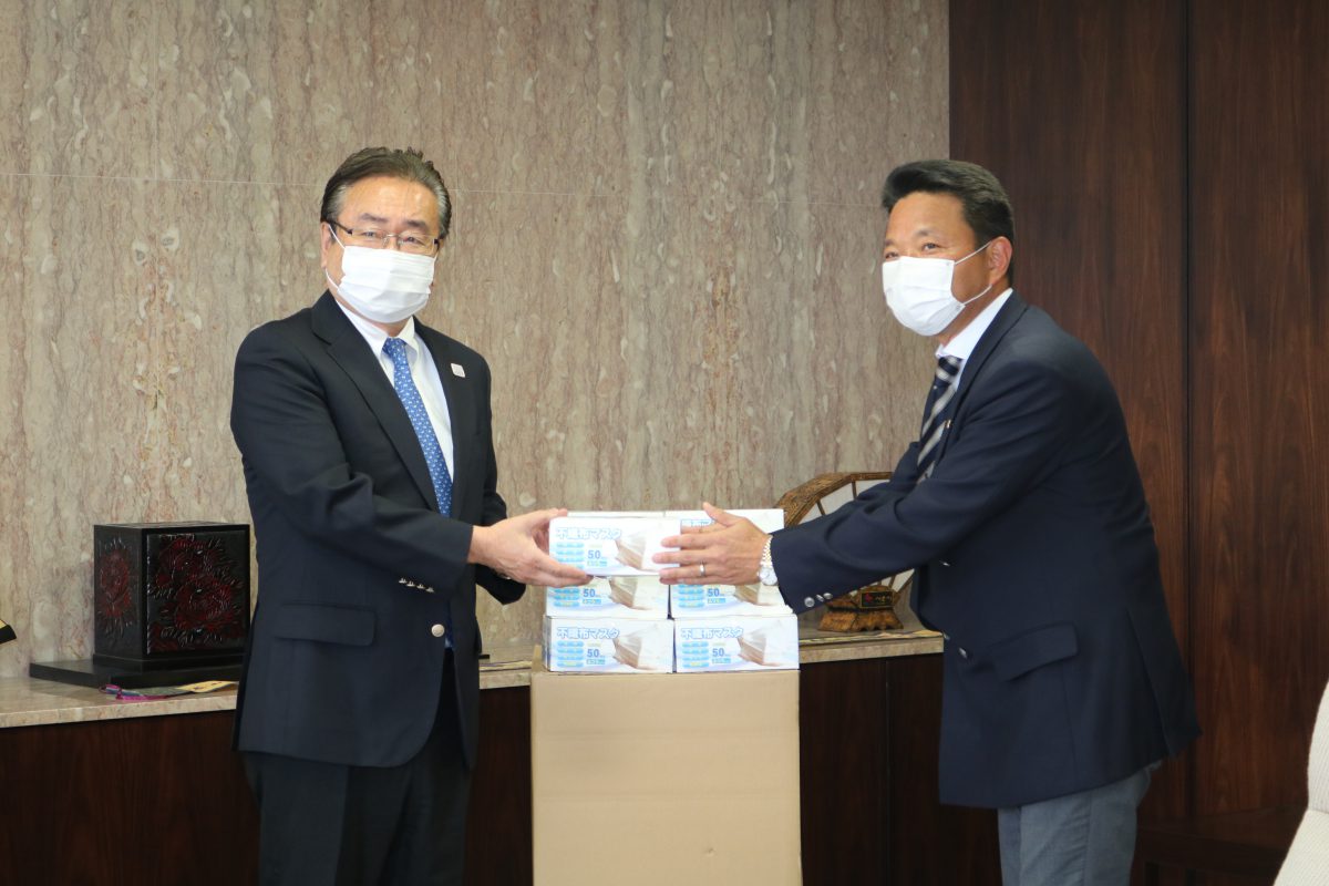 八王子市にマスク１０,０００枚寄贈　５月１４日　　東京八王子高尾ＬＣ画像2